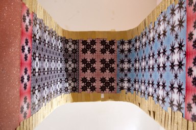 Catolicismo kitsch de la serie Estéticas traslapadas y/o costumbres solapadas - María Fabiana Zapata